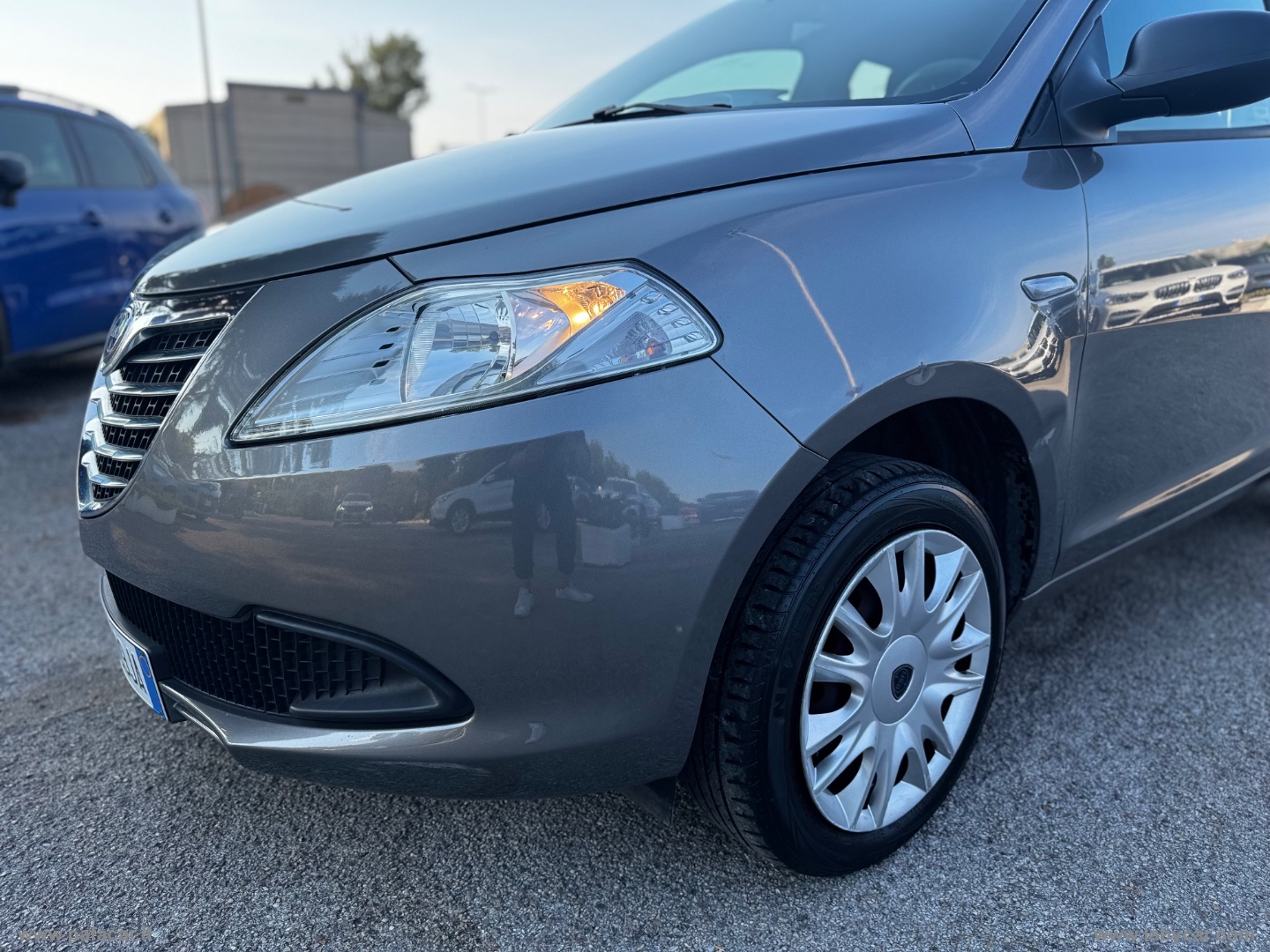 Ypsilon 0.9 T.Air 85CV 5p.Met.Ec.Elef. - immagine 4