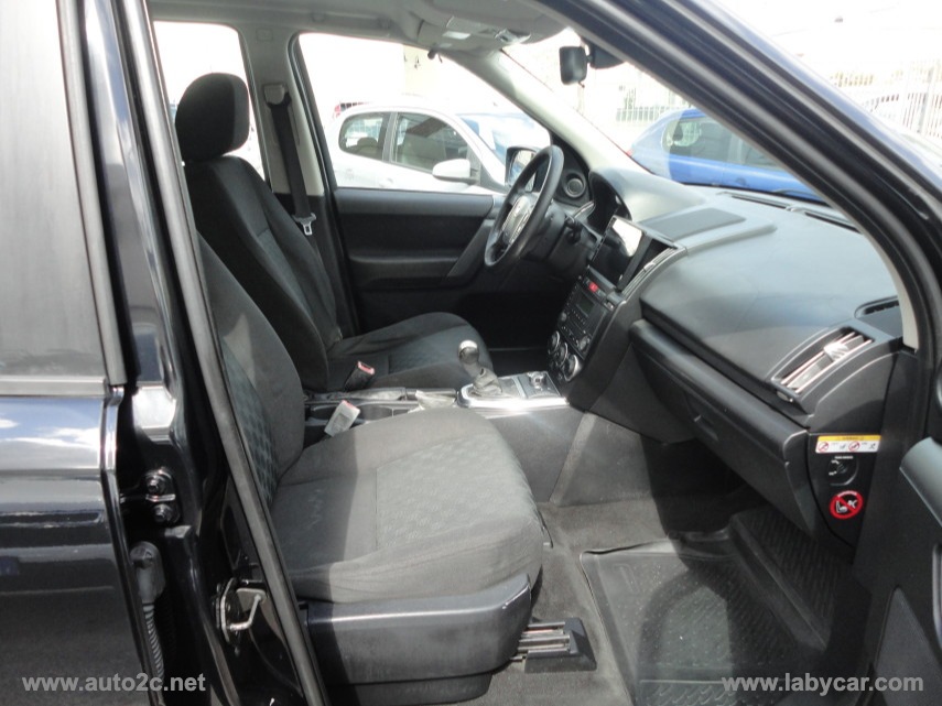 Freelander 2.2 TD4 S.W. SE - immagine 4