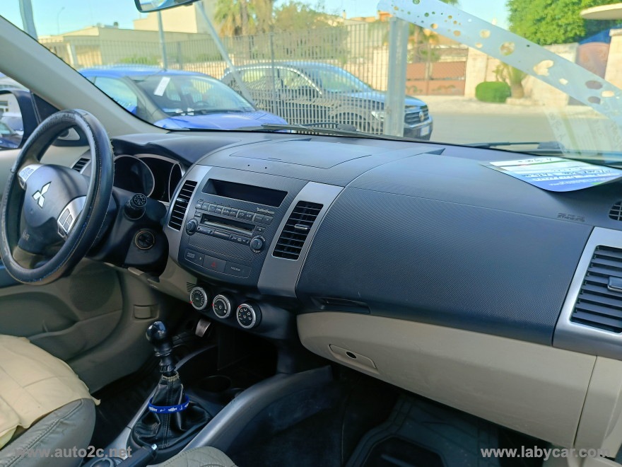 Outlander 2.0 DI-D Intense DPF - immagine 4