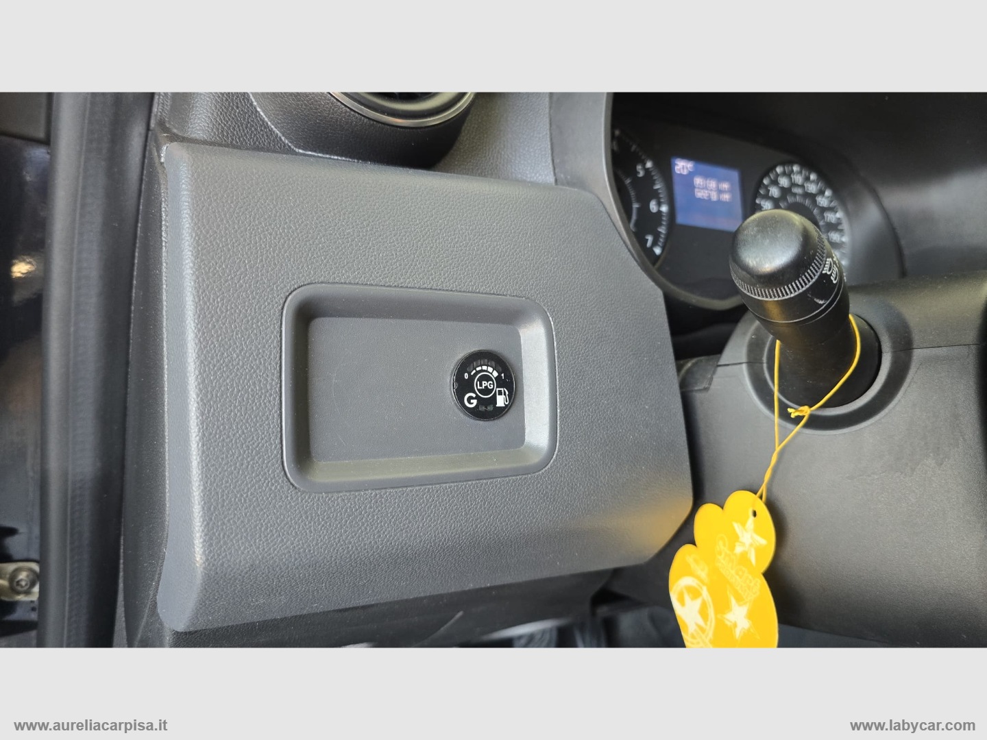 Duster 1.0 TCe 100CV ECO-G 4x2 Essential - immagine 4