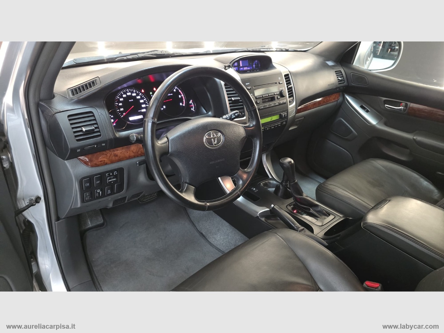 Land Cruiser 3.0 D-4D 16V 3p. aut. Exec. - immagine 4