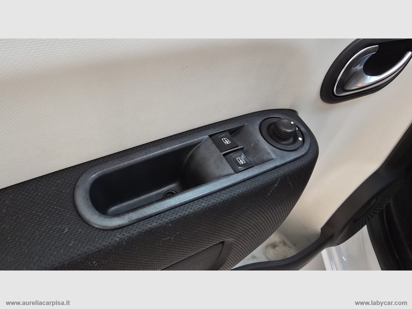 Twingo SCe Lovely - immagine 4