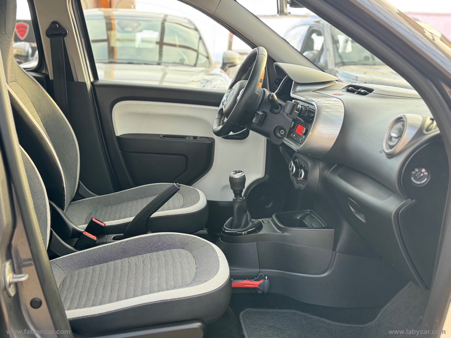 Twingo 1.0 SCE LIMITED - immagine 4