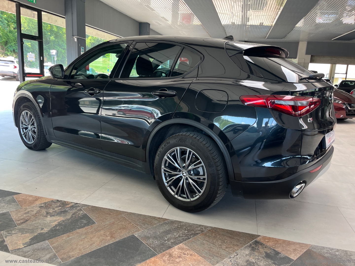 Stelvio 2.2 T.diesel 210 CV AT8 Q4 Exec. - immagine 4