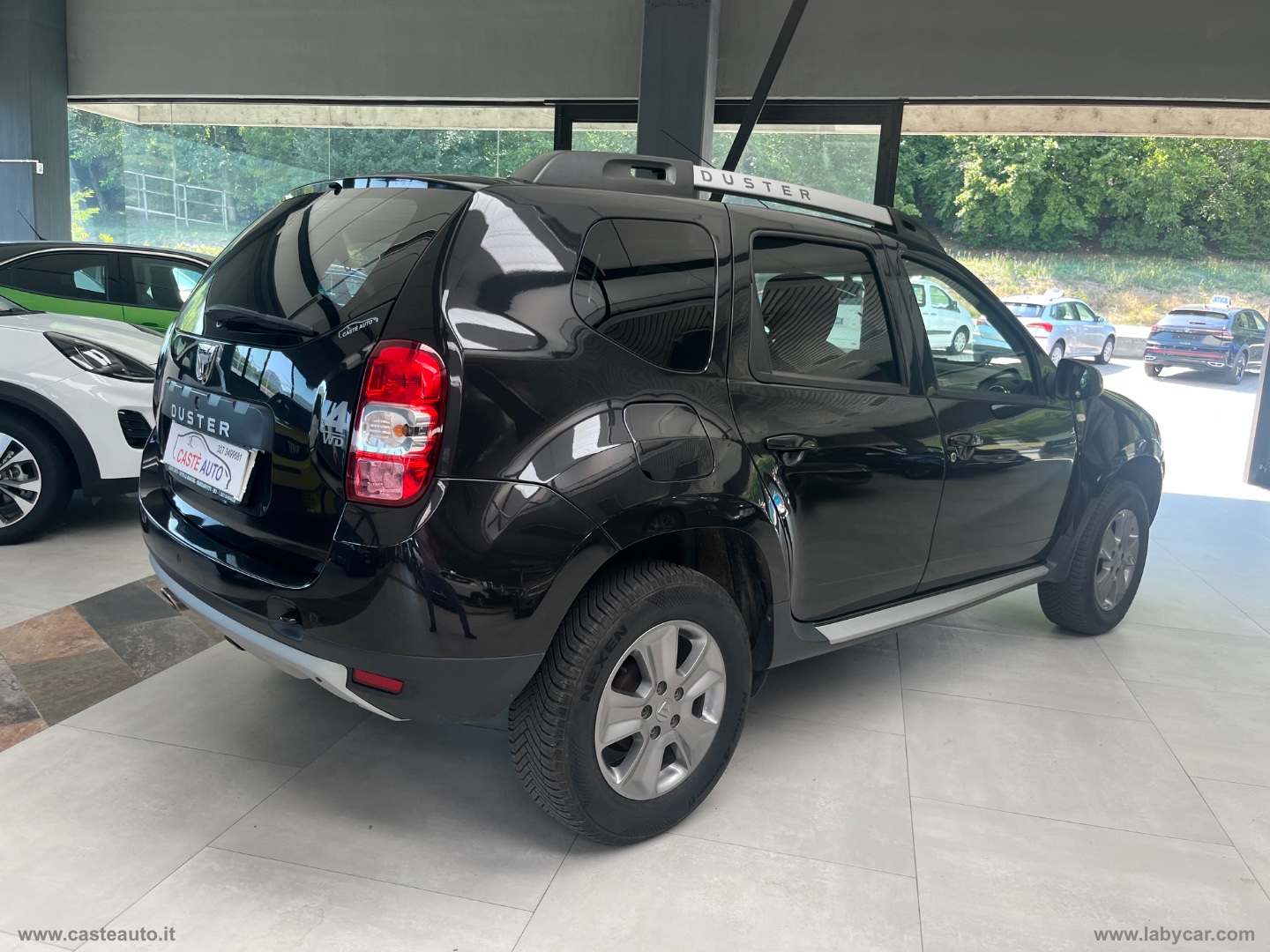 Duster 1.5 dCi 110 CV S&S 4x4 Lauréate CON GANCIO TRAINO - immagine 4