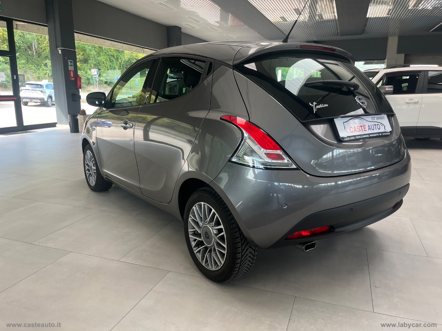 Ypsilon 1.2 69 CV 5p. Gold CON 56900 KM - immagine 4