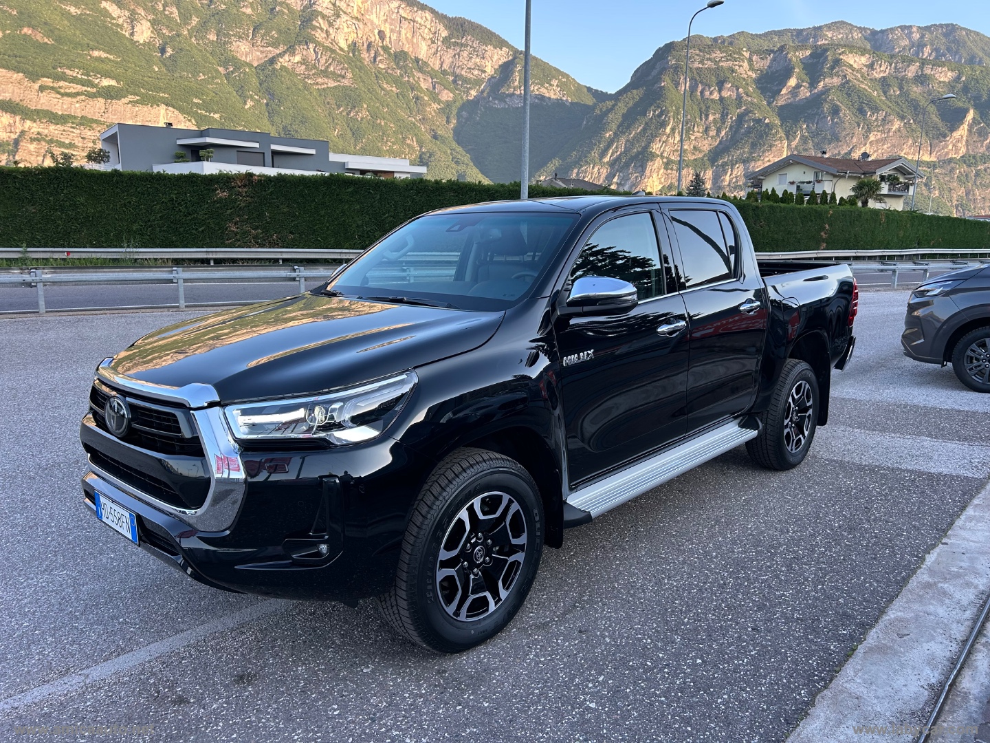 Hilux 2.8 D A/T 4WD 4p. DC Executive - immagine 4