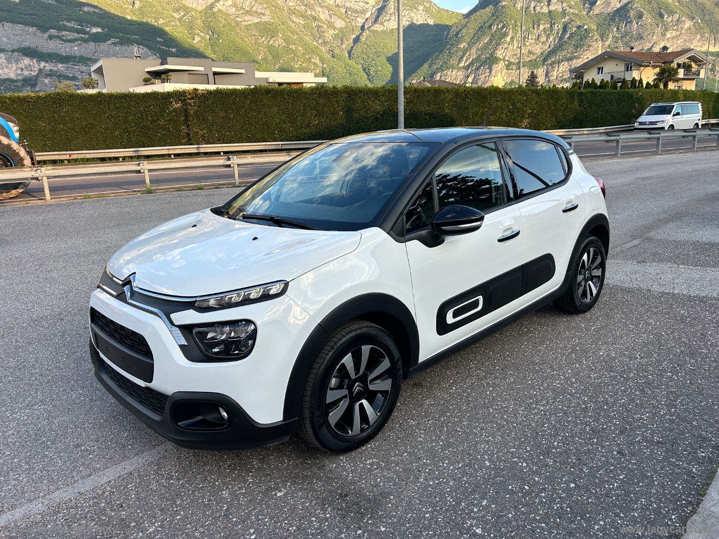 C3 PureTech 83 S&S Shine VERNICE BICOLORE - BIANCO/TETTO NERO - immagine 4