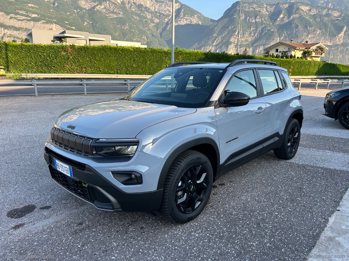 Avenger 1.2 Turbo 145CV e-Hyb.4xe Upland 4X4 - immagine 4