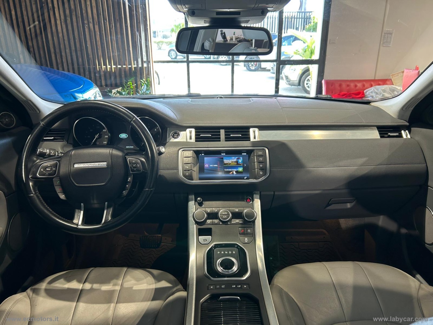 RR Evoque 2.0 TD4 150 CV Conv. HSE Dyn. - immagine 4