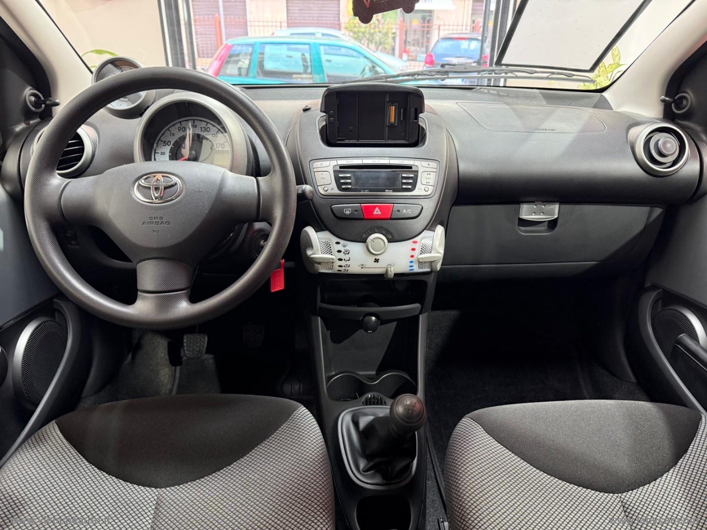 Aygo 1.0 12V VVT-i 5p. Lounge Connect - immagine 4