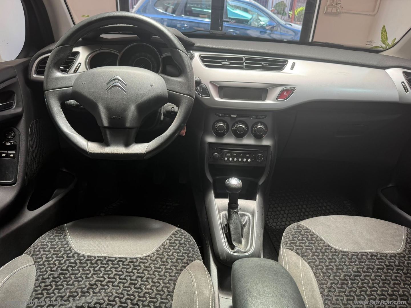 C3 1.2 VTi 82 Exclusive - immagine 4