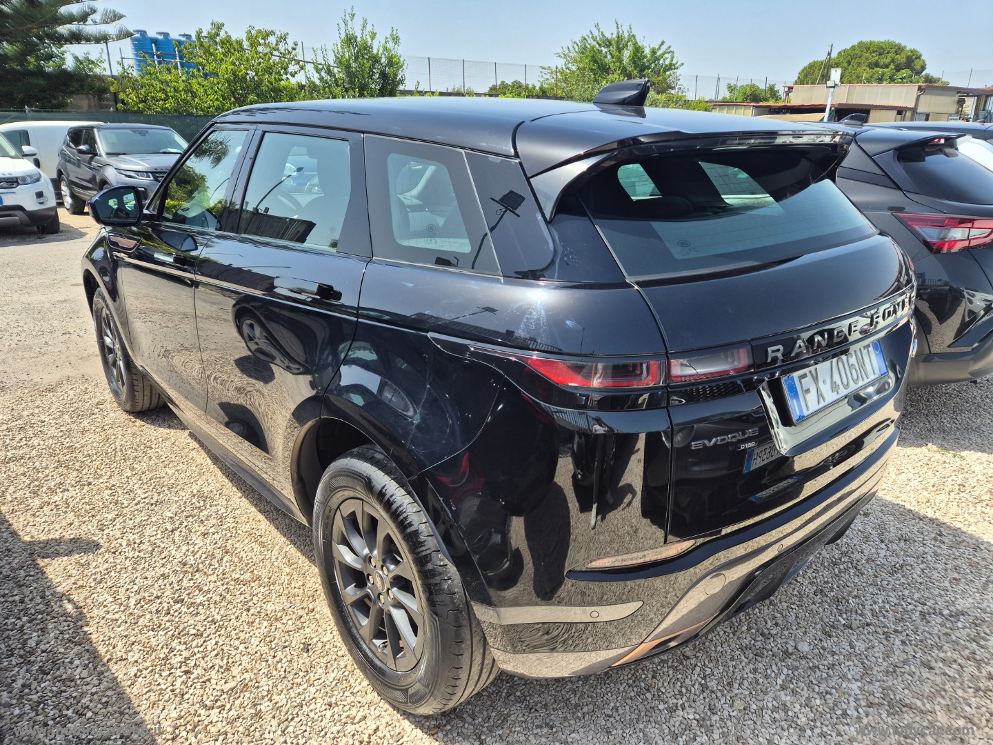 RR Evoque 2.0D I4 MHEV R-DYNAMIC AWD 150CV AUTO - immagine 4