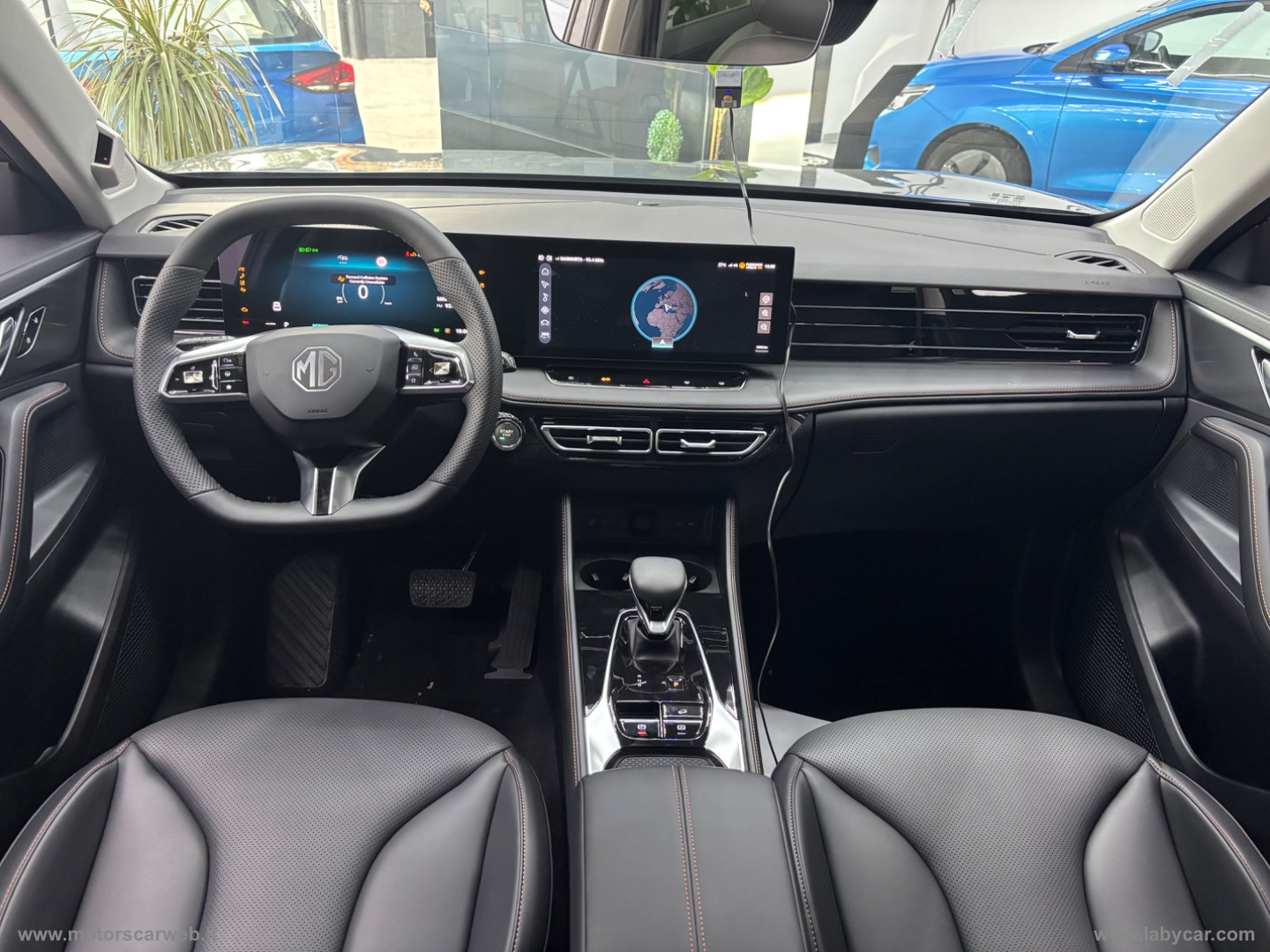 HS 1.5 PHEV Luxury - immagine 4