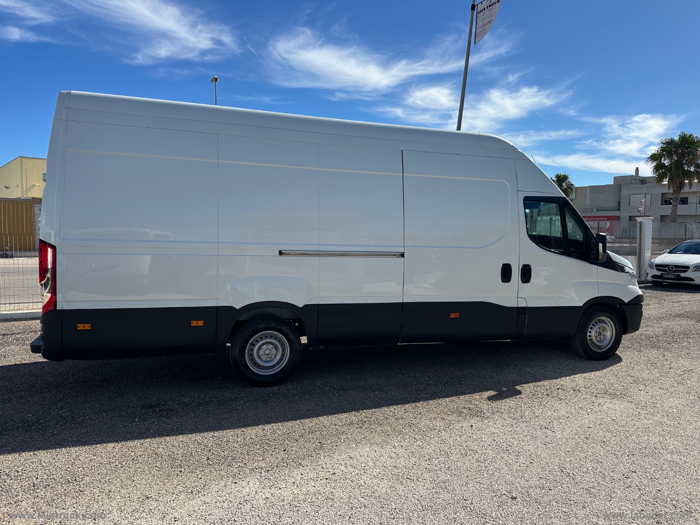 Daily 35S15V 2.3 HPT Furg. EXTRALUNGO E ALTO MOTORE 51000KM - immagine 4