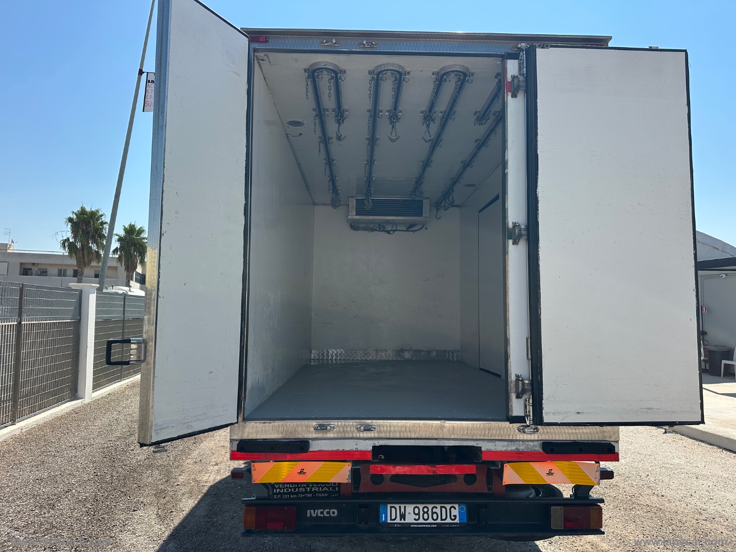 EUROCARGO 75E17 FRIGO+GANCIERE CARNI ATP 2031 - immagine 4