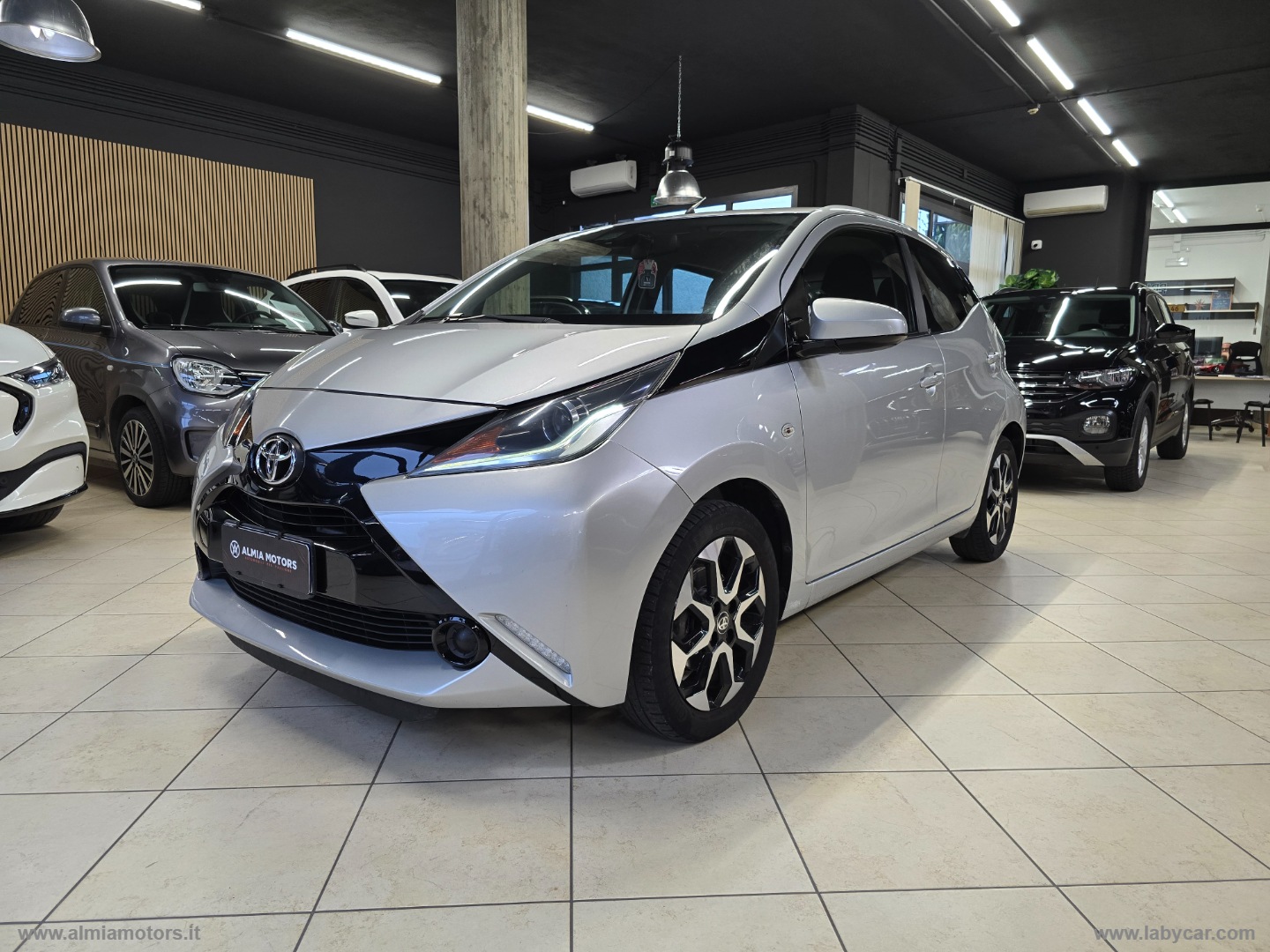 Aygo 1.0 VVT-i 69 CV 5p. x-play TSS - immagine 4