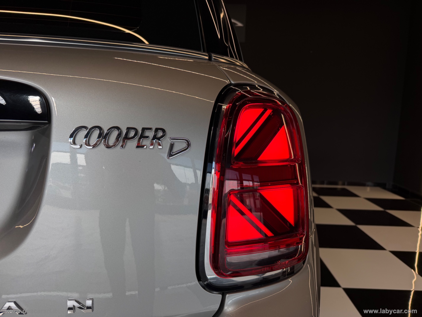 Mini Cooper D Essential Countryman - immagine 4