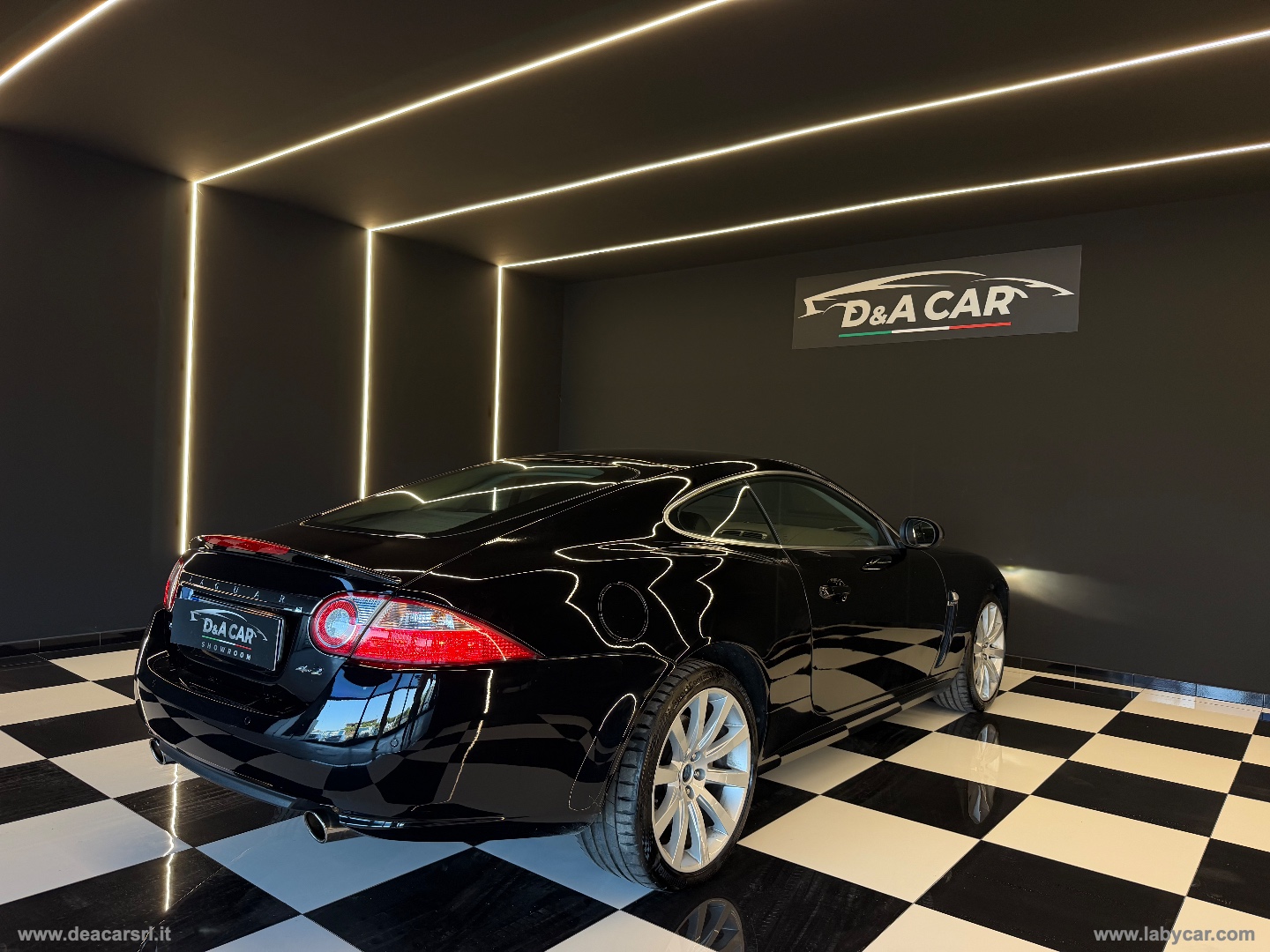 XK 4.2 V8 Coupé - immagine 4