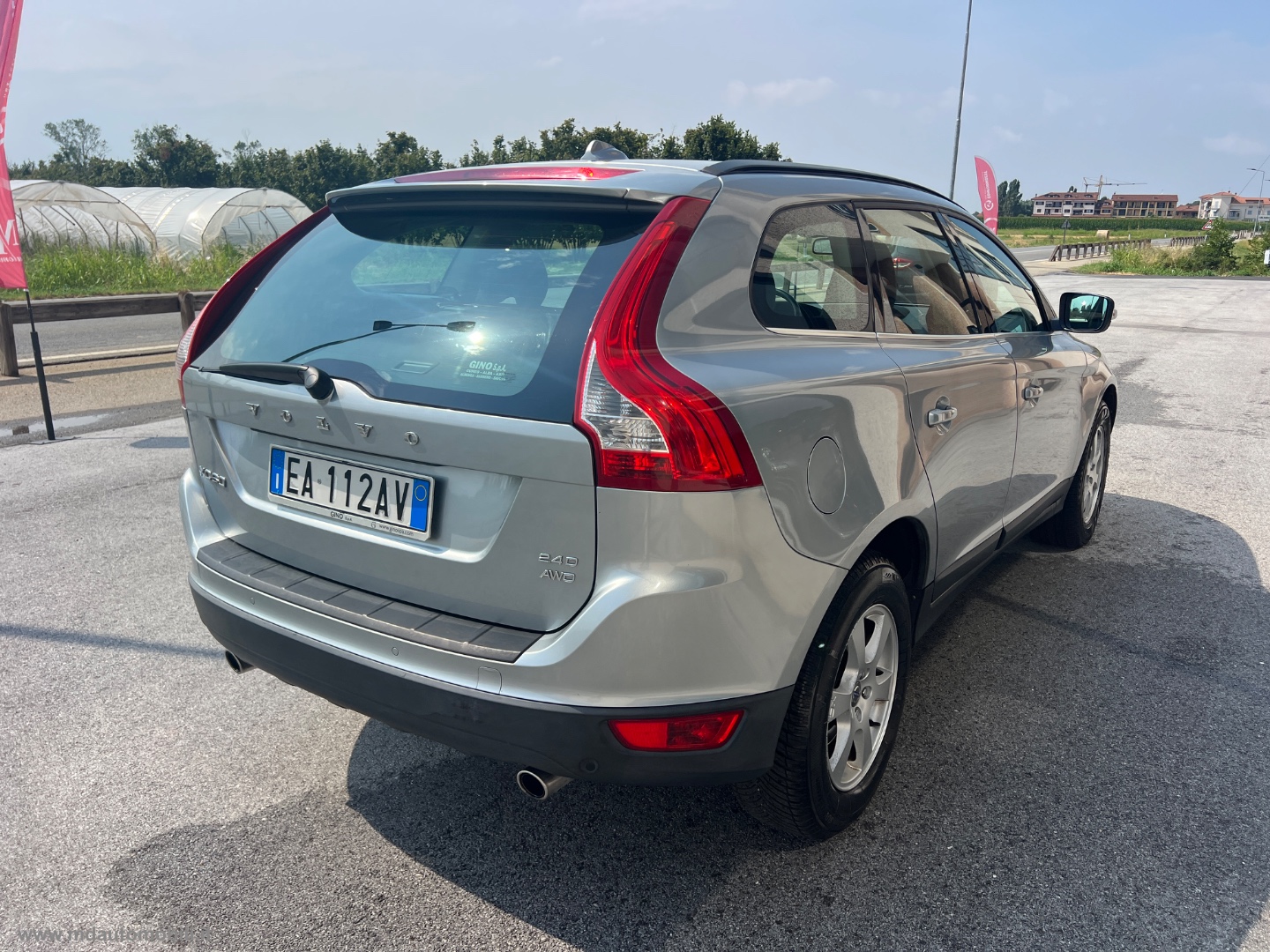 XC60 2.4 D 163CV AWD Geartronic Momentum MOLTO BEN TENUTA - immagine 4