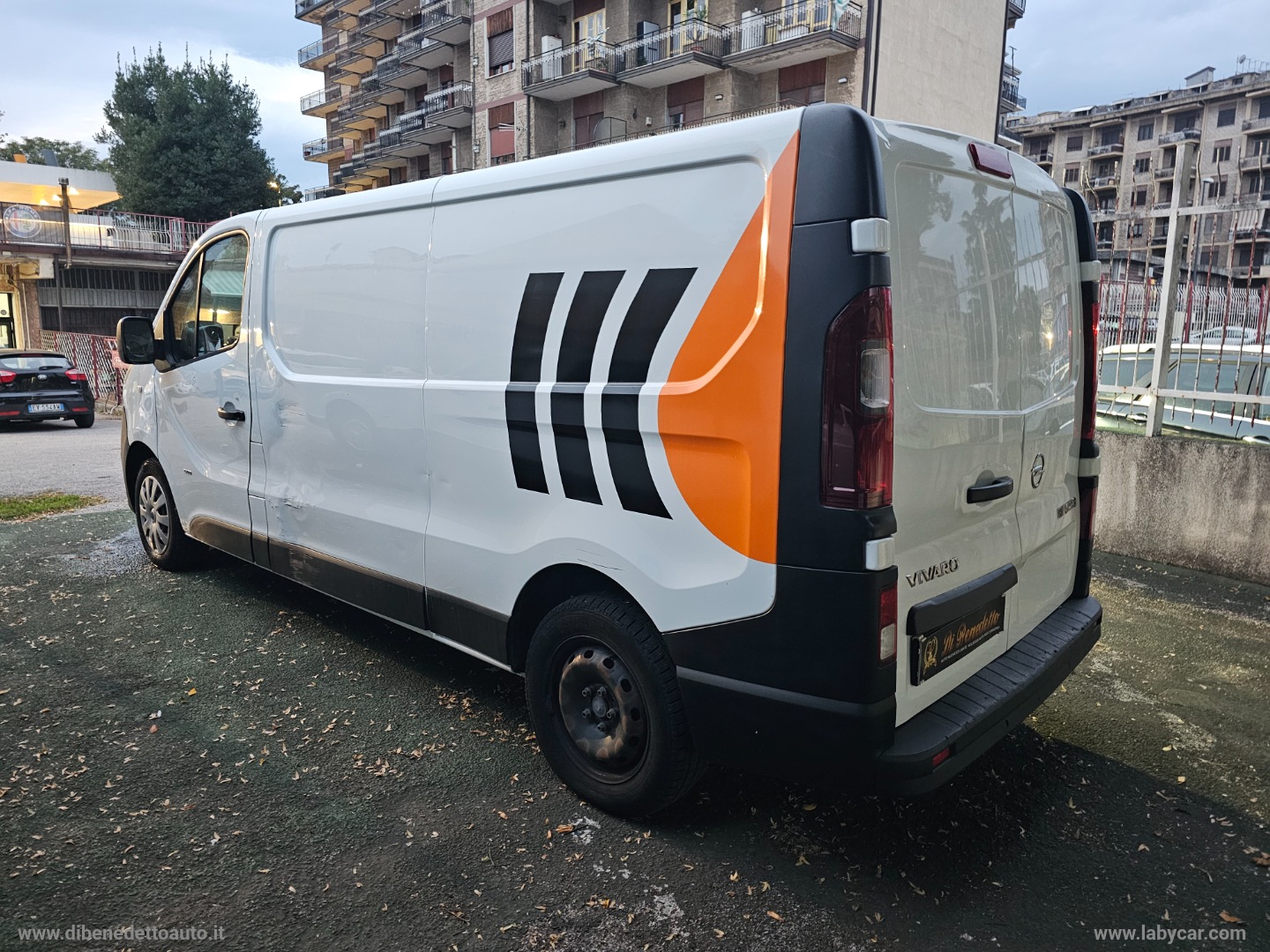 Vivaro 29 1.6 BiT. EcoF. PC-TN Furg. Ed. - immagine 4