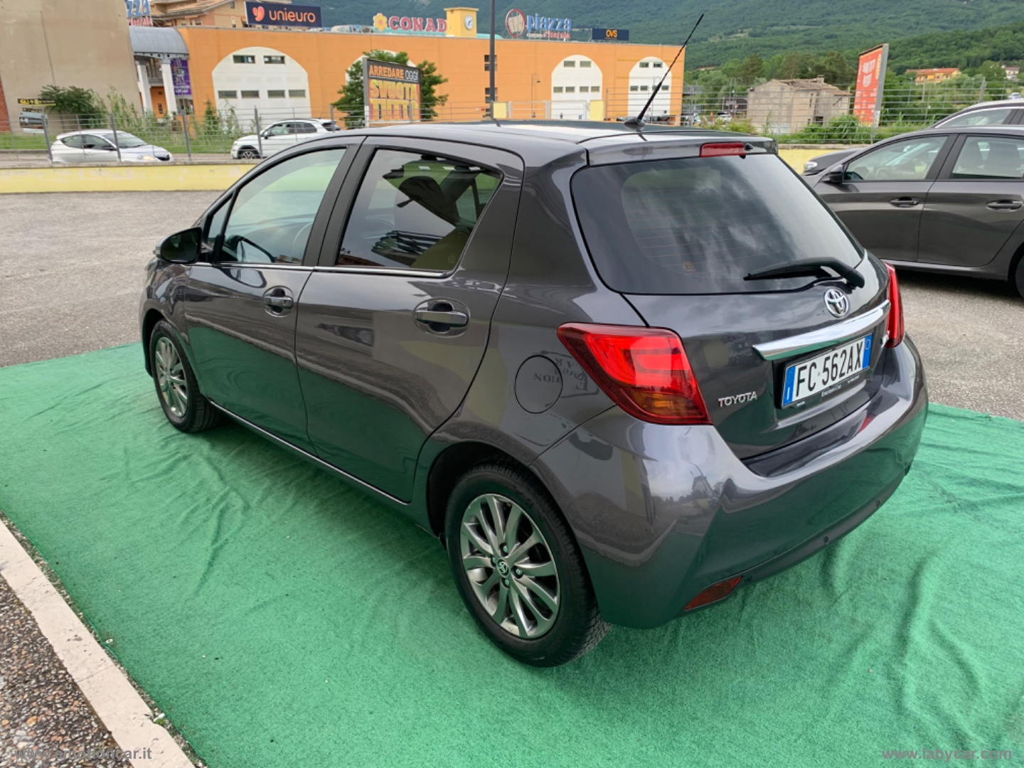 Yaris 1.4 D-4D 5p. Lounge -2016 - immagine 4