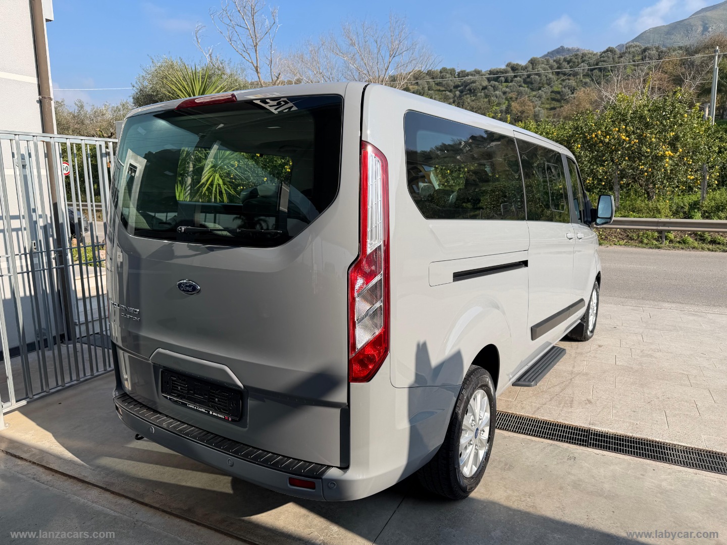 Tourneo Custom 320 2.0 TDCi 105 PL Trend - immagine 4
