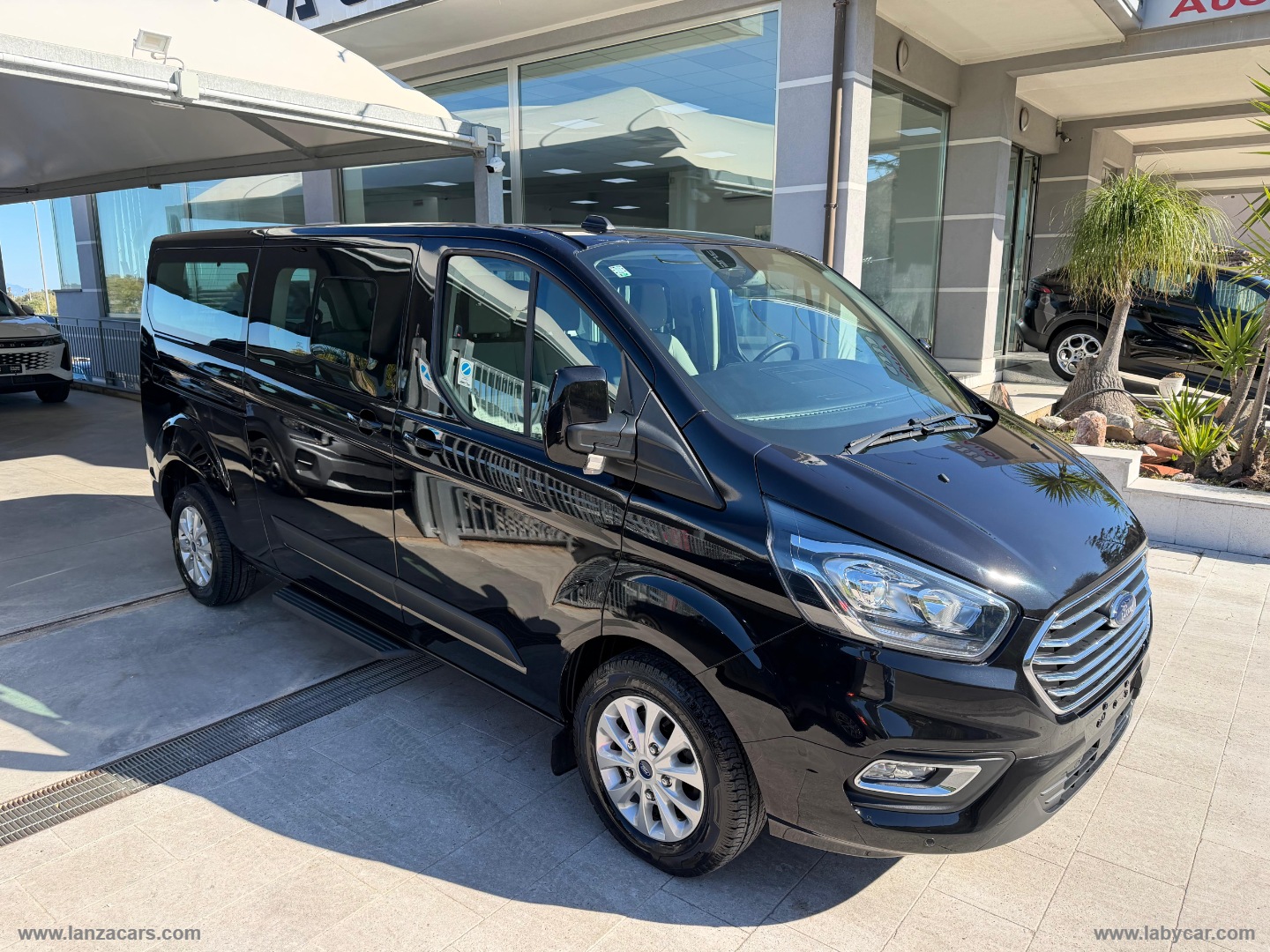 Tourneo Custom 320 2.0 TDCi 105 PL Trend - immagine 4