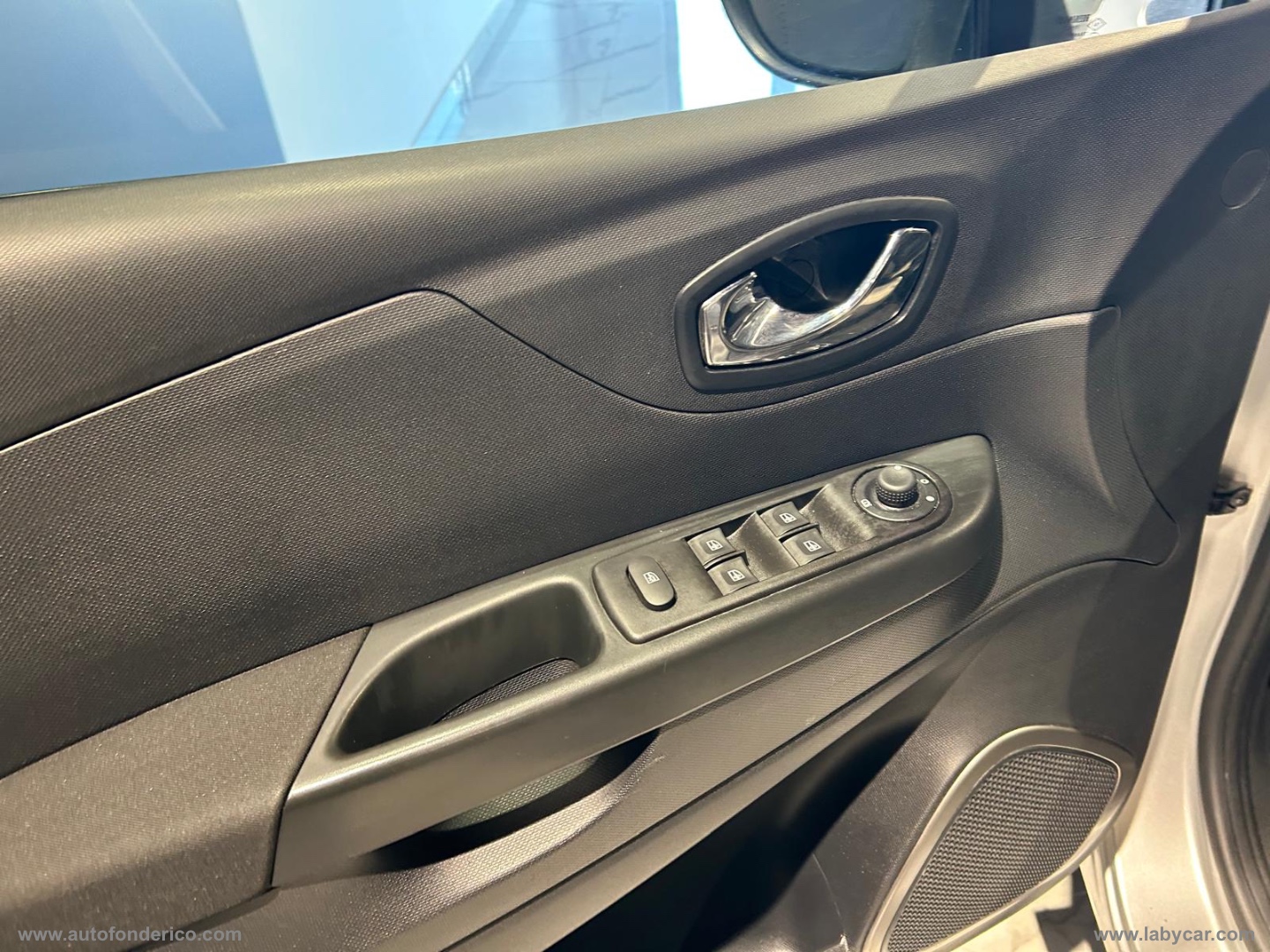 Captur 1.5 dCi 8V 90 CV S&S Ener. R-Link - immagine 4
