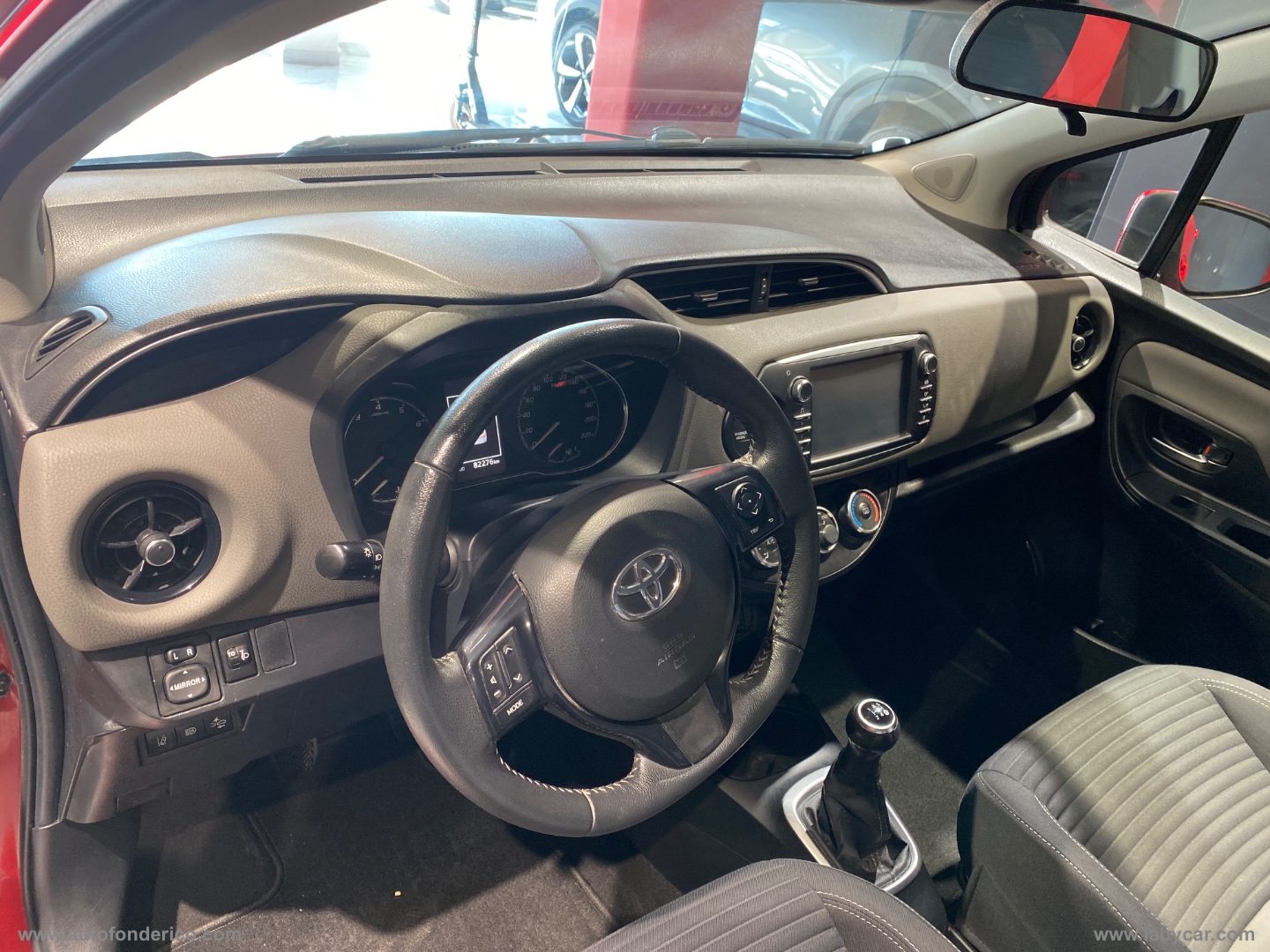 Yaris 1.0 72 CV 5p. Lounge - immagine 4