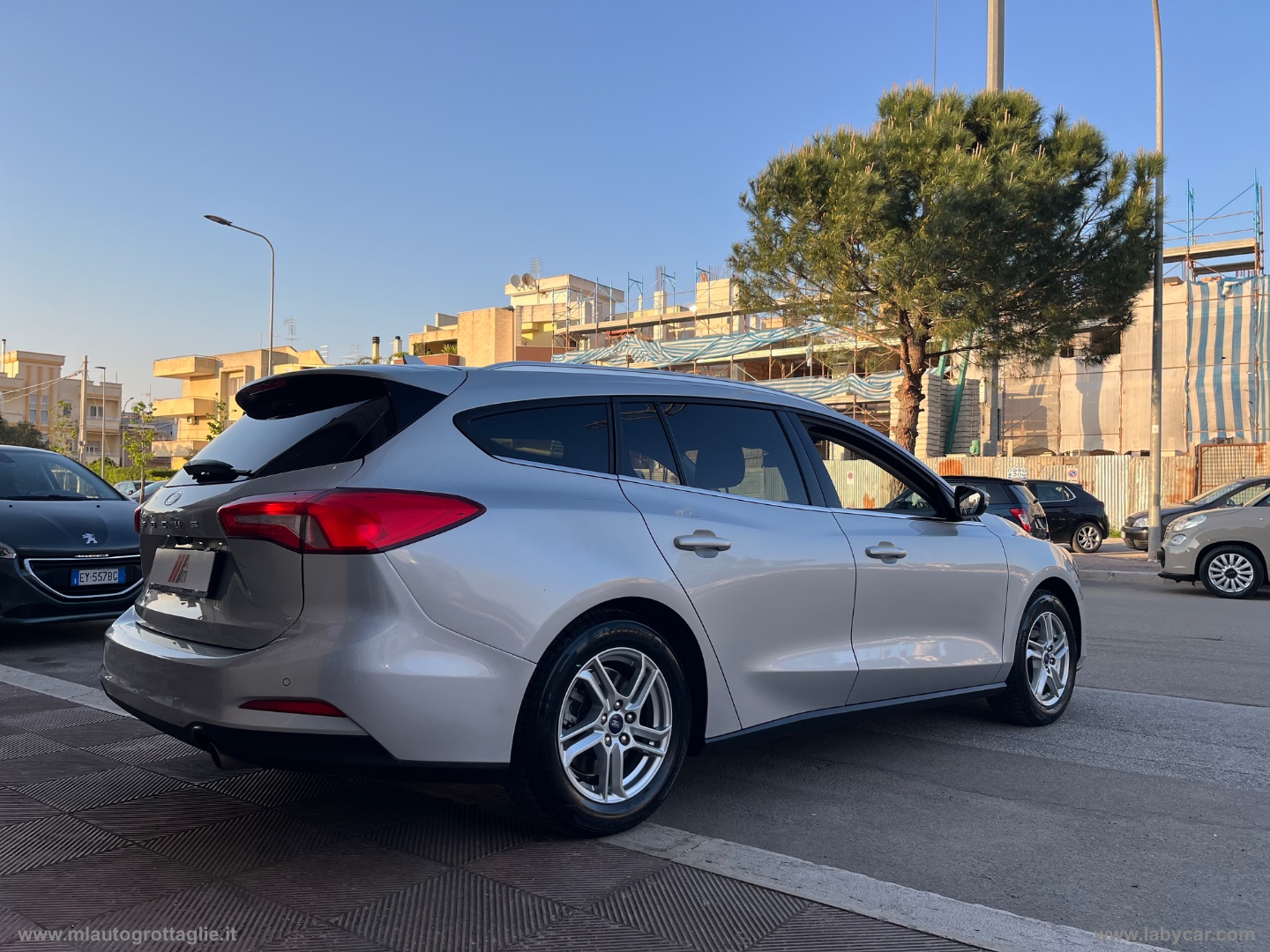 Focus 1.5 EcoBlue 120CV aut. SW Business - immagine 4