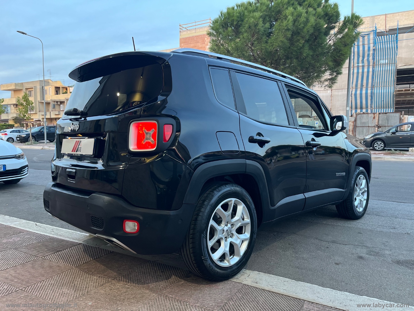 Renegade 1.6 Mjt 120CV Limited - immagine 4