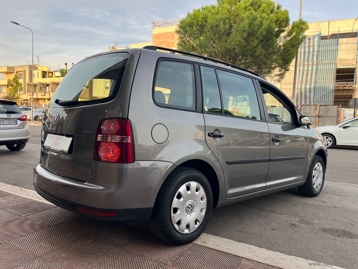 Touran 2.0 Highline Ecofuel - immagine 4