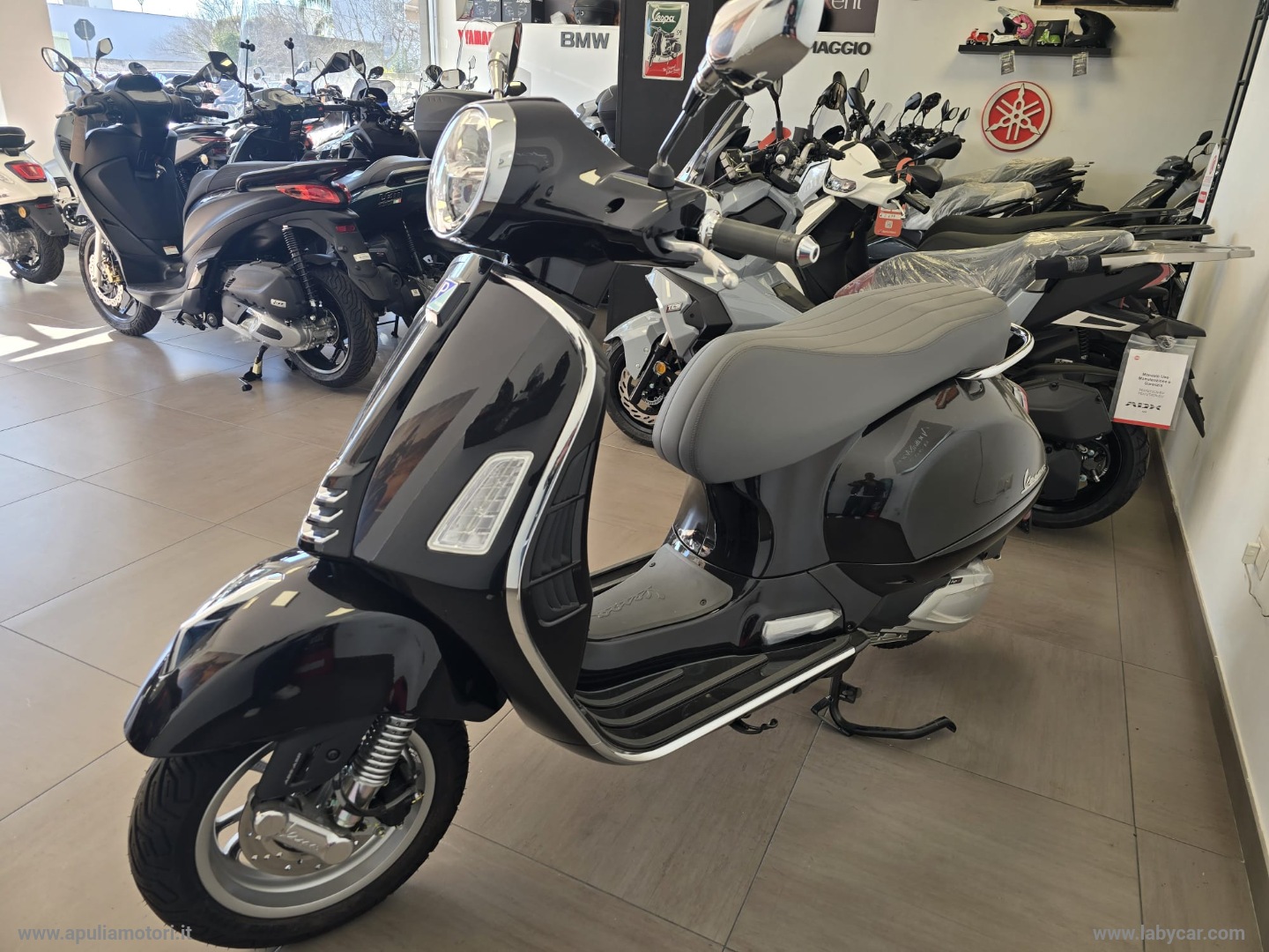 Vespa 310 GTS - immagine 4