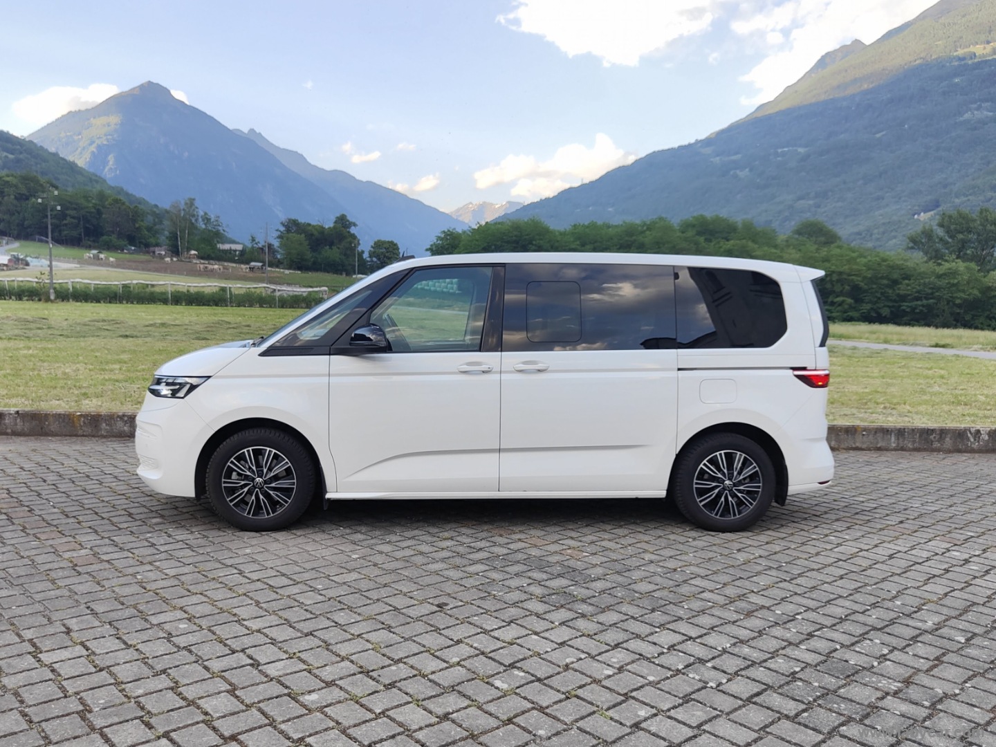Multivan 1.4 TSI eHybrid Life GARANZIA VW - immagine 4