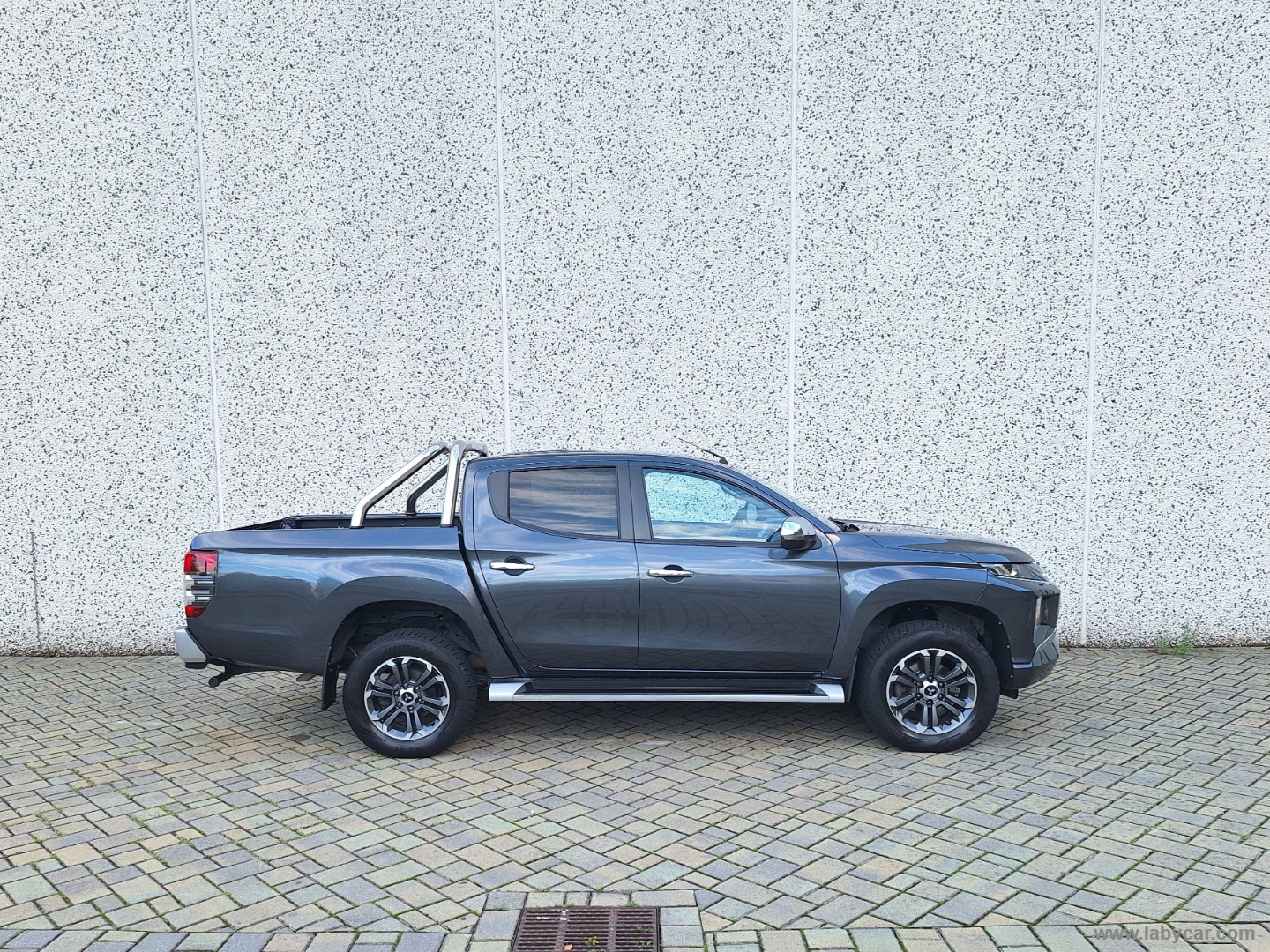 L200 2.3 D DoubleCab 4x4 AUTO RIDOTTE BLOCCAGGIO - immagine 4