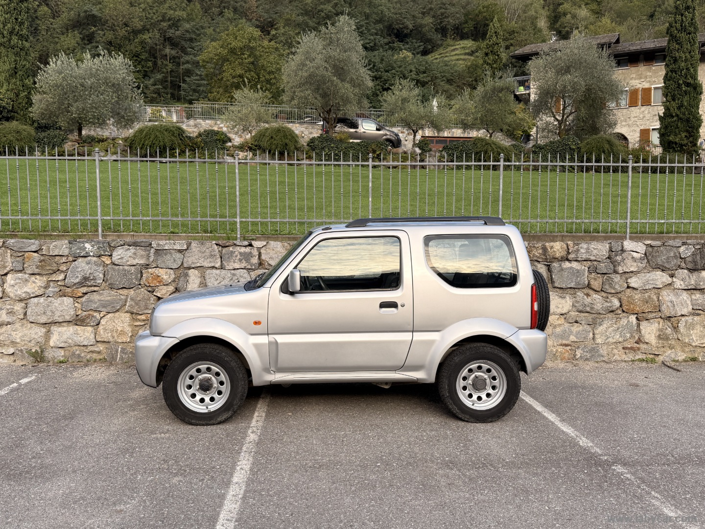 Jimny 1.3 4WD Special 4X4 RIDOTTE GANCIO - immagine 4