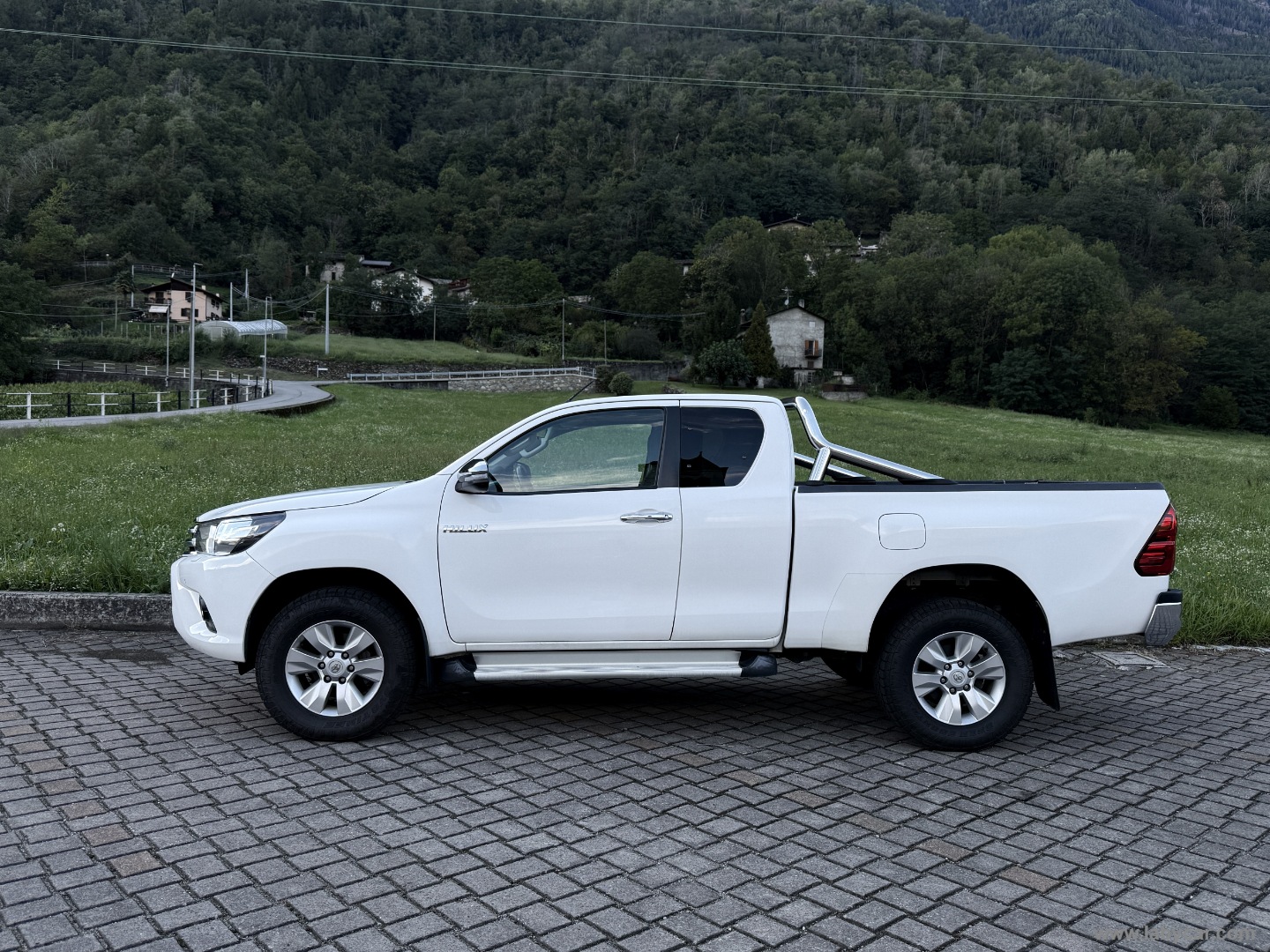 Hilux 2.4 D-4D 4WD 2p. EXTRA CAB CAMERA SENS PARK - immagine 4
