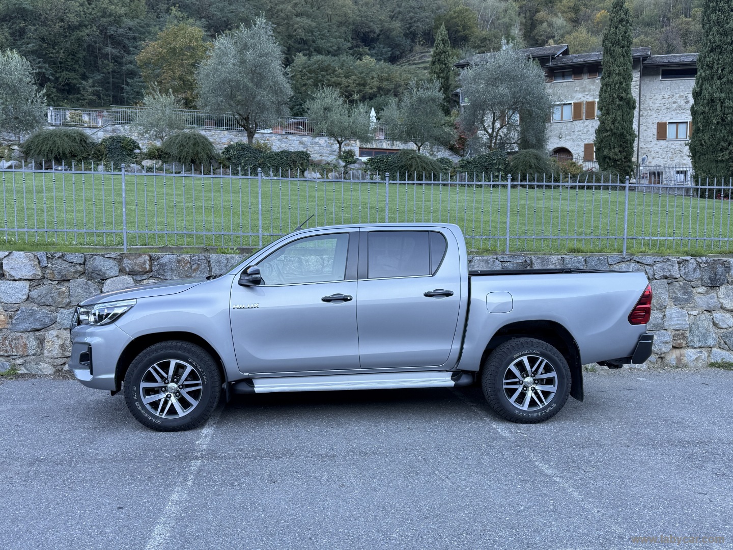 Hilux 2.4 D-4D 4WD 4p. DC Executive GANCIO CC ADATTIVO - immagine 4