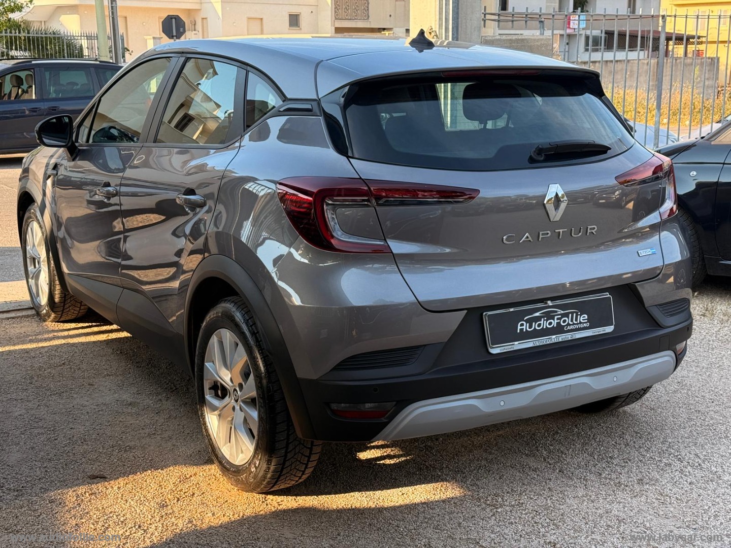 Captur Hybrid E-Tech 145 CV Business - immagine 4