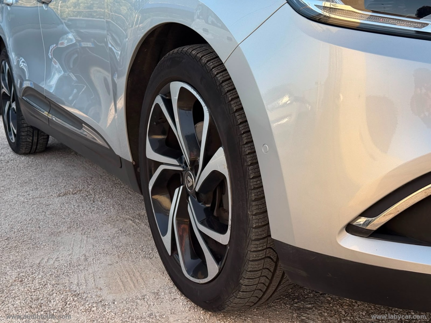 Grand Scénic dCi 8V 110 CV EDC Energy Bose - immagine 4