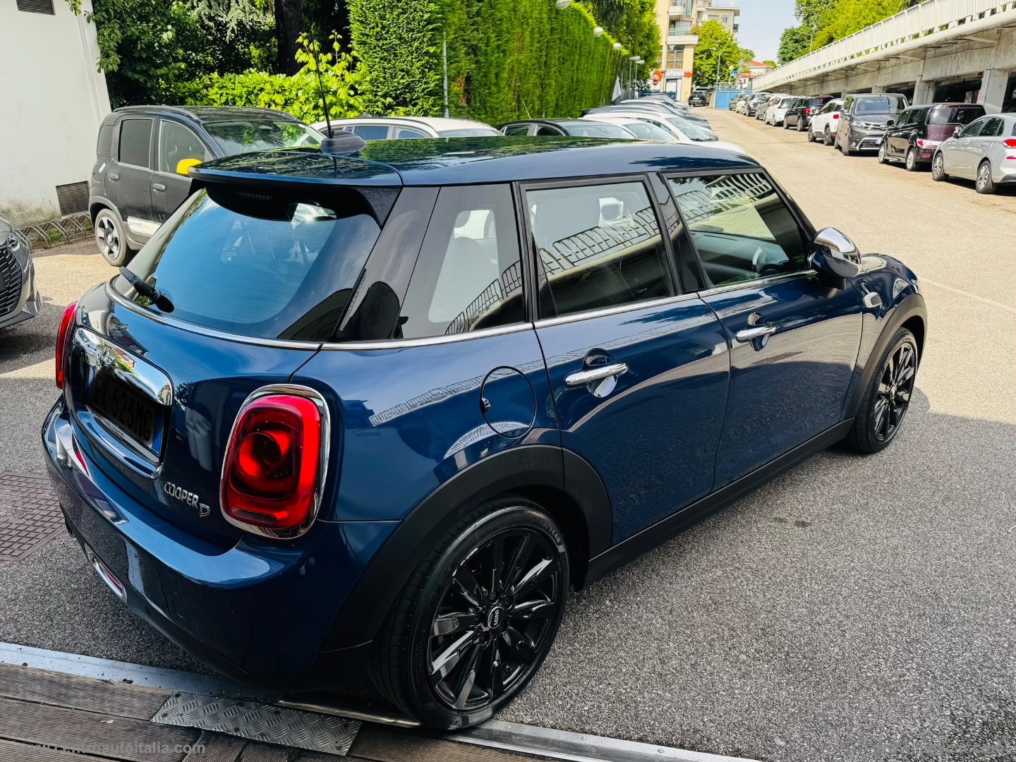 Mini Cooper D Business XL 5 porte - immagine 4