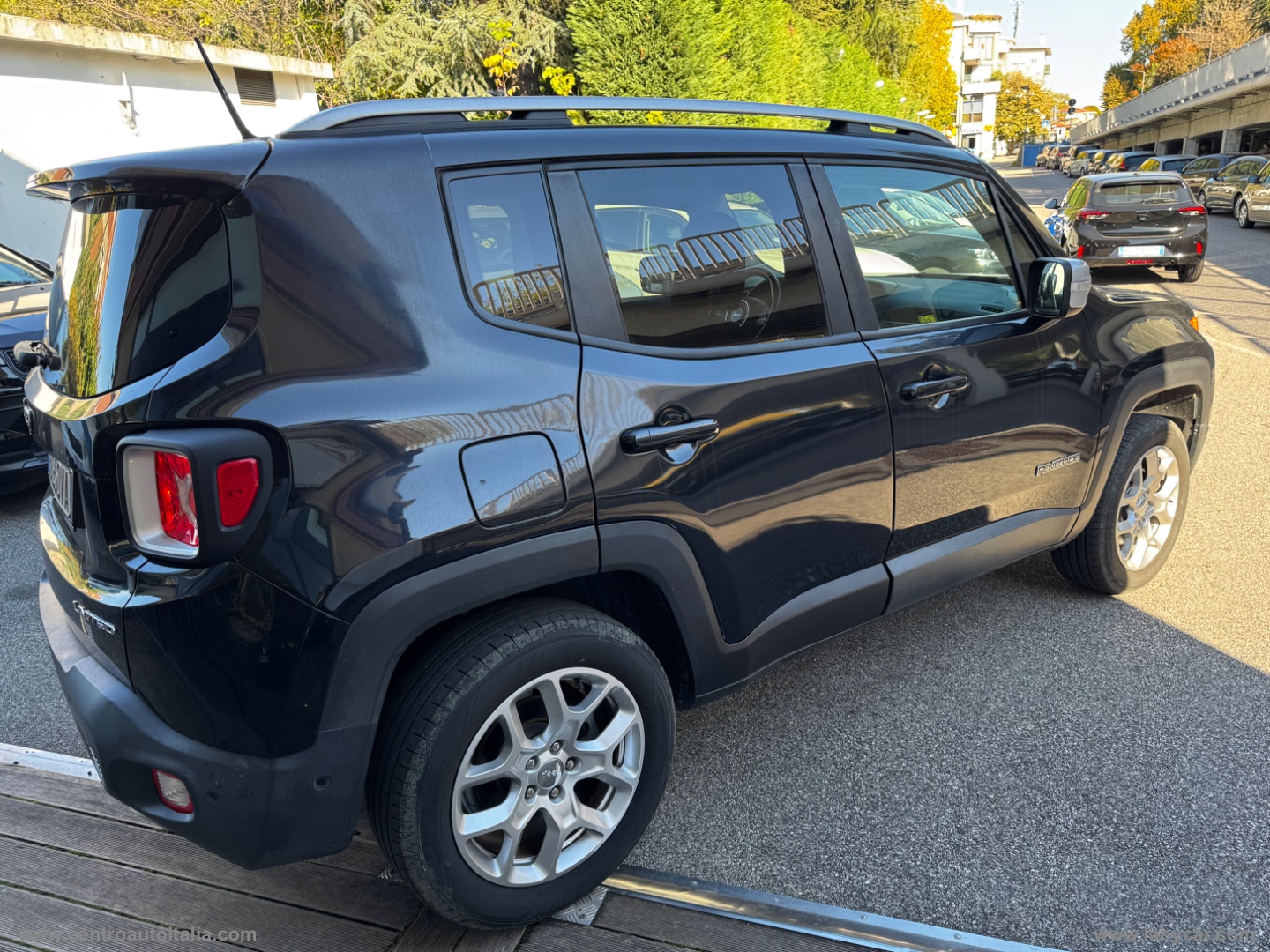 Renegade 2.0 Mjt 140 CV 4WD AD.L.Limited - immagine 4