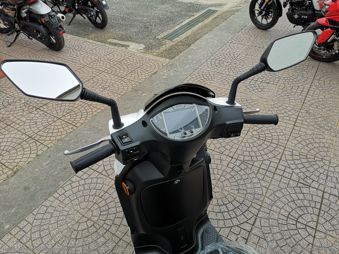 Symphony 125 SR E5+ RATE AUTO MOTO SCOOTER - immagine 4