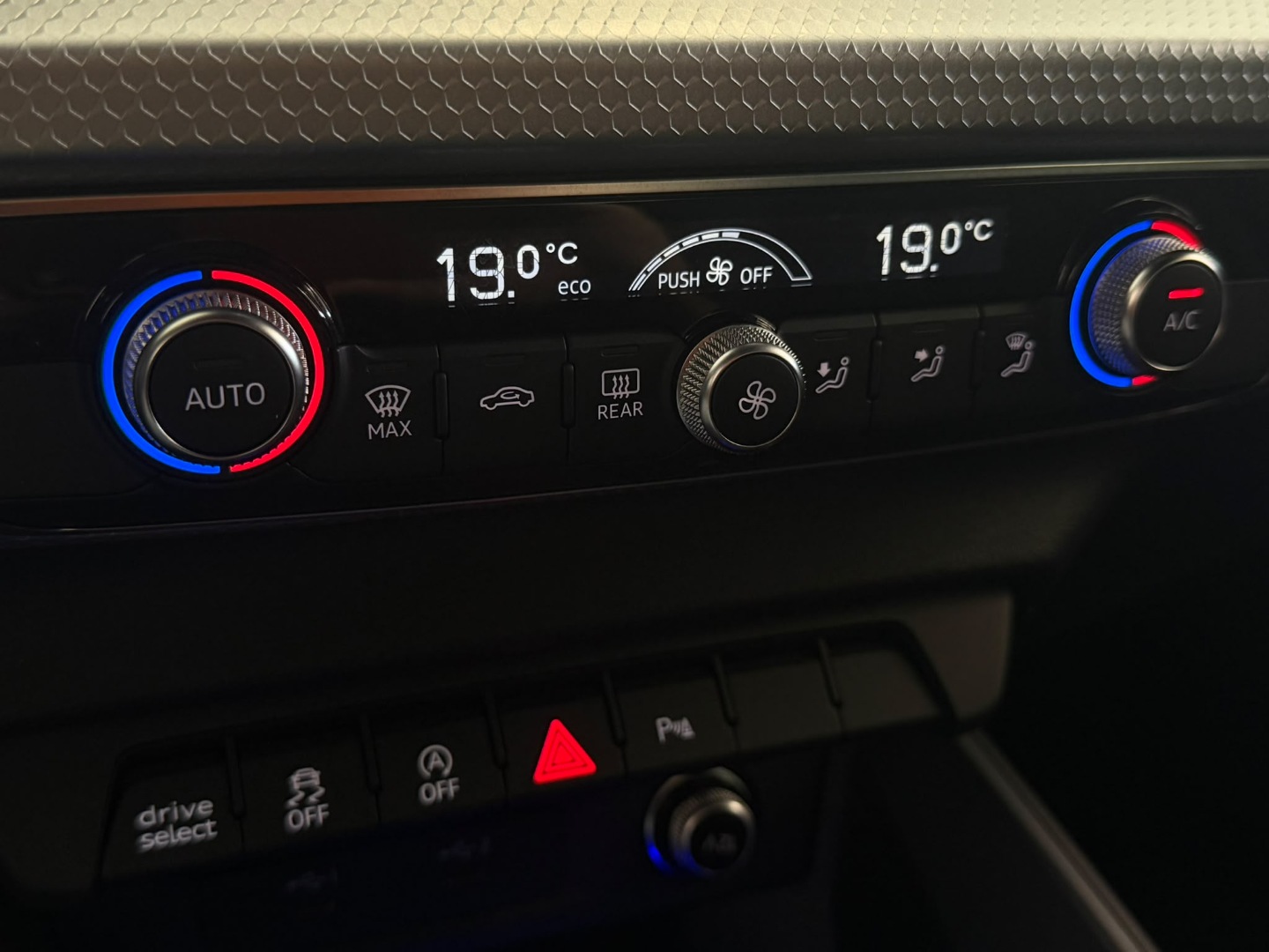 A1 SPB 40 TFSI S tronic S line edition - immagine 4