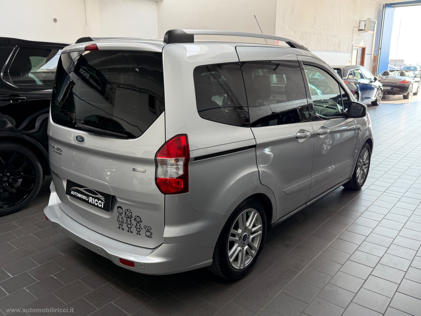 Tourneo Courier 1.0 EcoBoost 100 CV TITANIUM - immagine 4