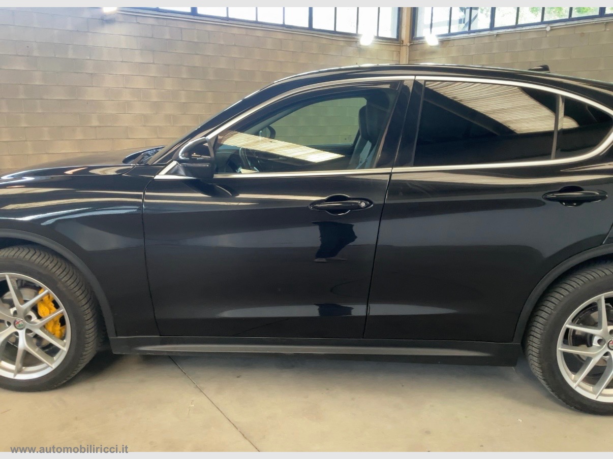 Stelvio 2.2 T.diesel 210CV AT8 Q4 Lusso - immagine 4