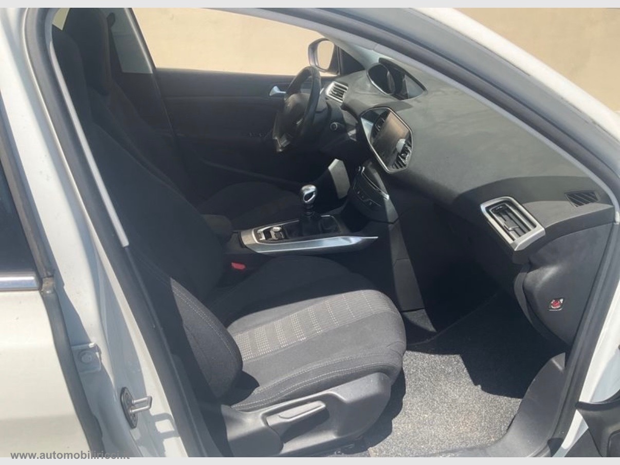 Corolla 1.8 Hybrid Style - immagine 4