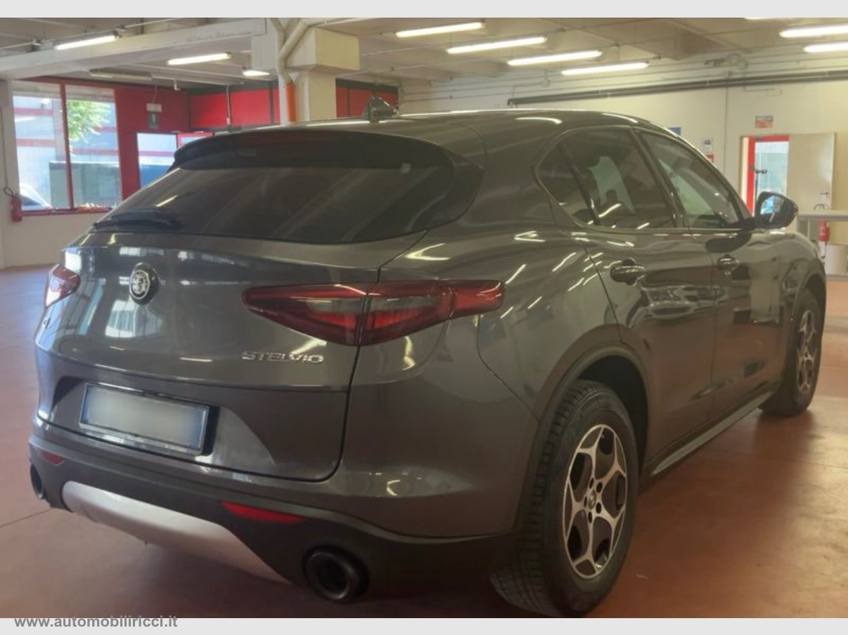 Stelvio 2.2 T.d. 190 CV AT8 Q4 SUPER - immagine 4