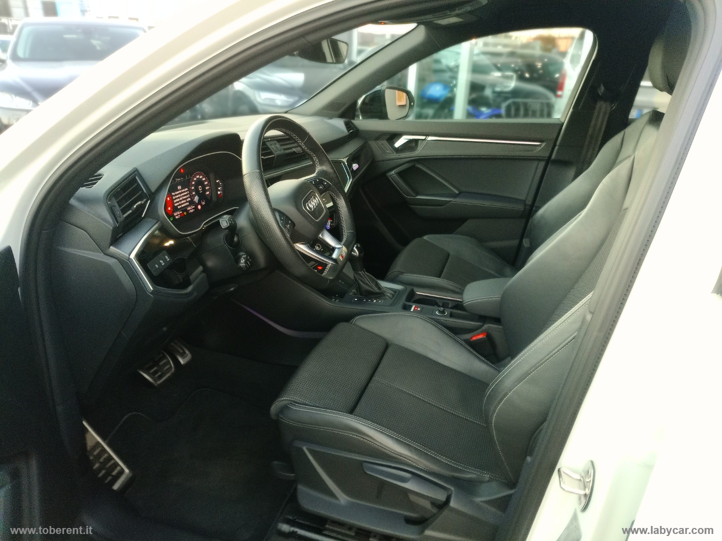 Q3 SPB 35 TDI S tronic Identity Black - immagine 4